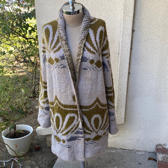 Free People Sweaters - Free People fabulous oversized sweater. Gorgeous!